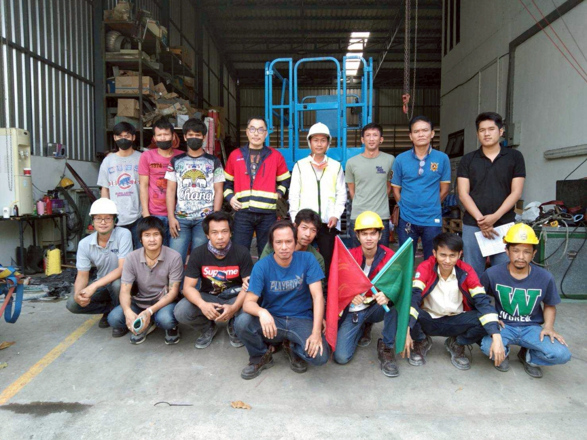 LINE_ALBUM_รถกระเช้า (ต่อ)_250828_16.jpg - หลักสูตรรถกระเช้า X-Lift และ Boom Lift